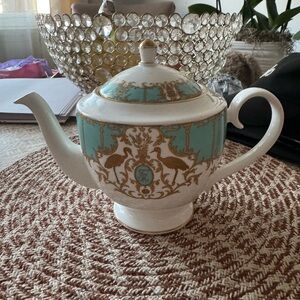 Fortnum and Mason Elegant Gold and Cream Teapot